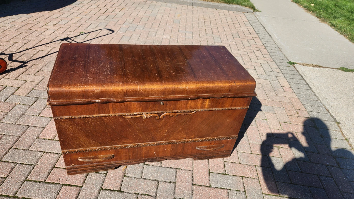 Honderich Furniture Co. Cedar Chest