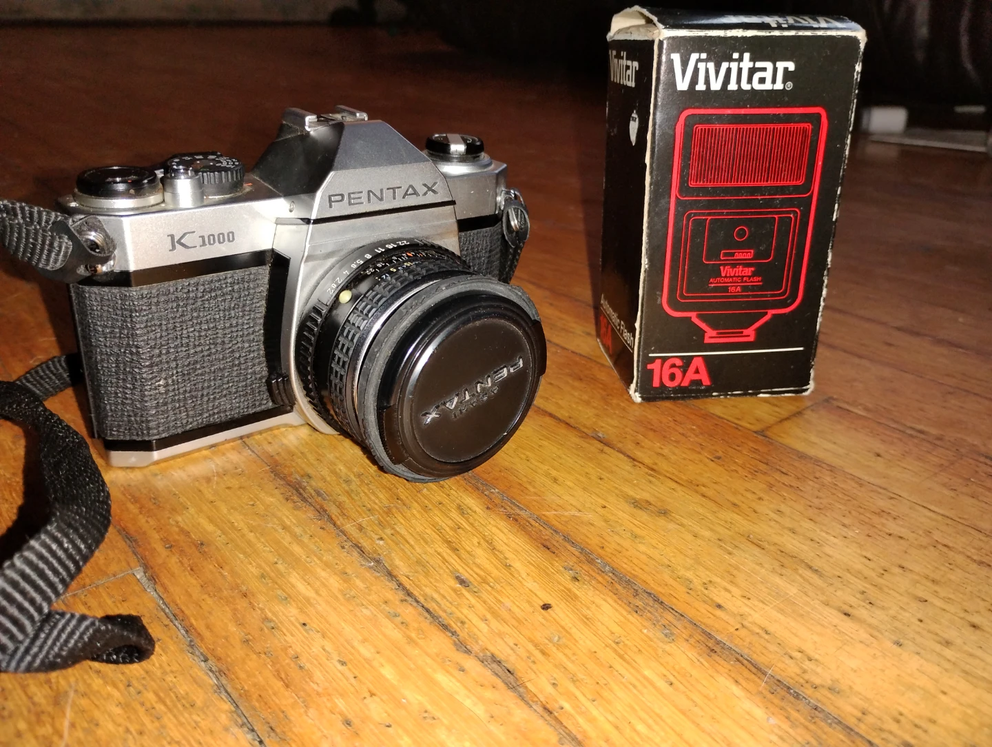 Pentax K1000 35mm Film Camera with Vivitar 16A Flash