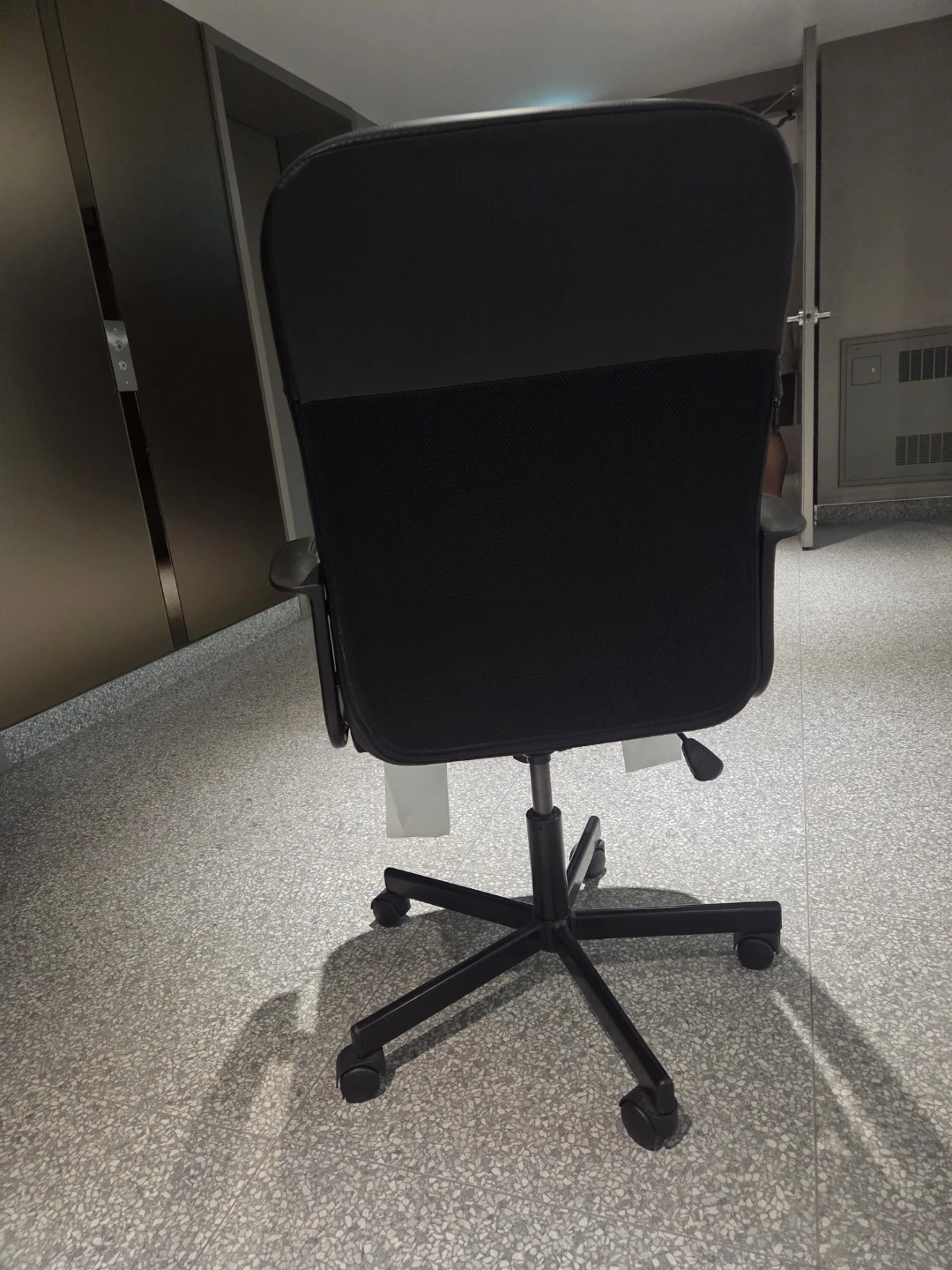 Black Office Chair - photo 3