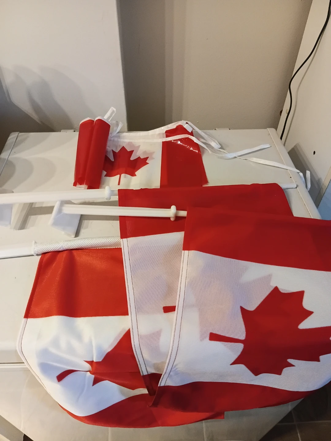 Canada  Bundle: Hat, Flags and Lights - photo 2