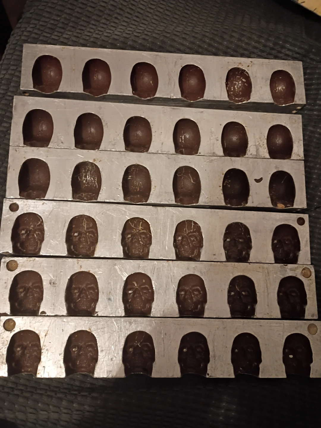 18 3D skull sucker/candy/ chocolate molds - photo 5