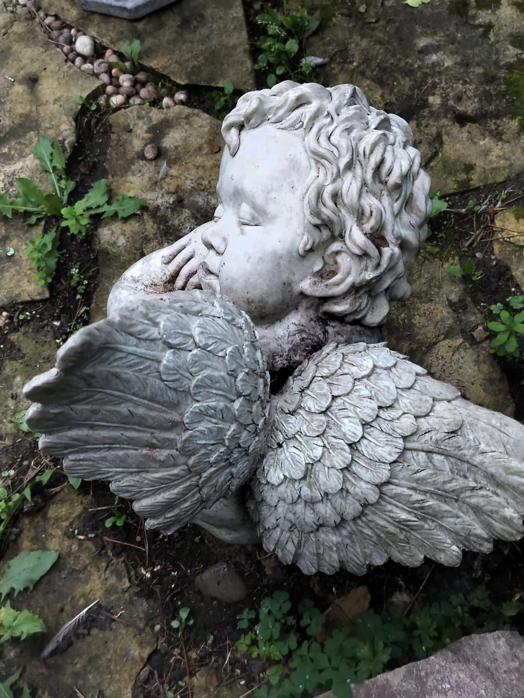 Garden Cherub Statue - photo 3