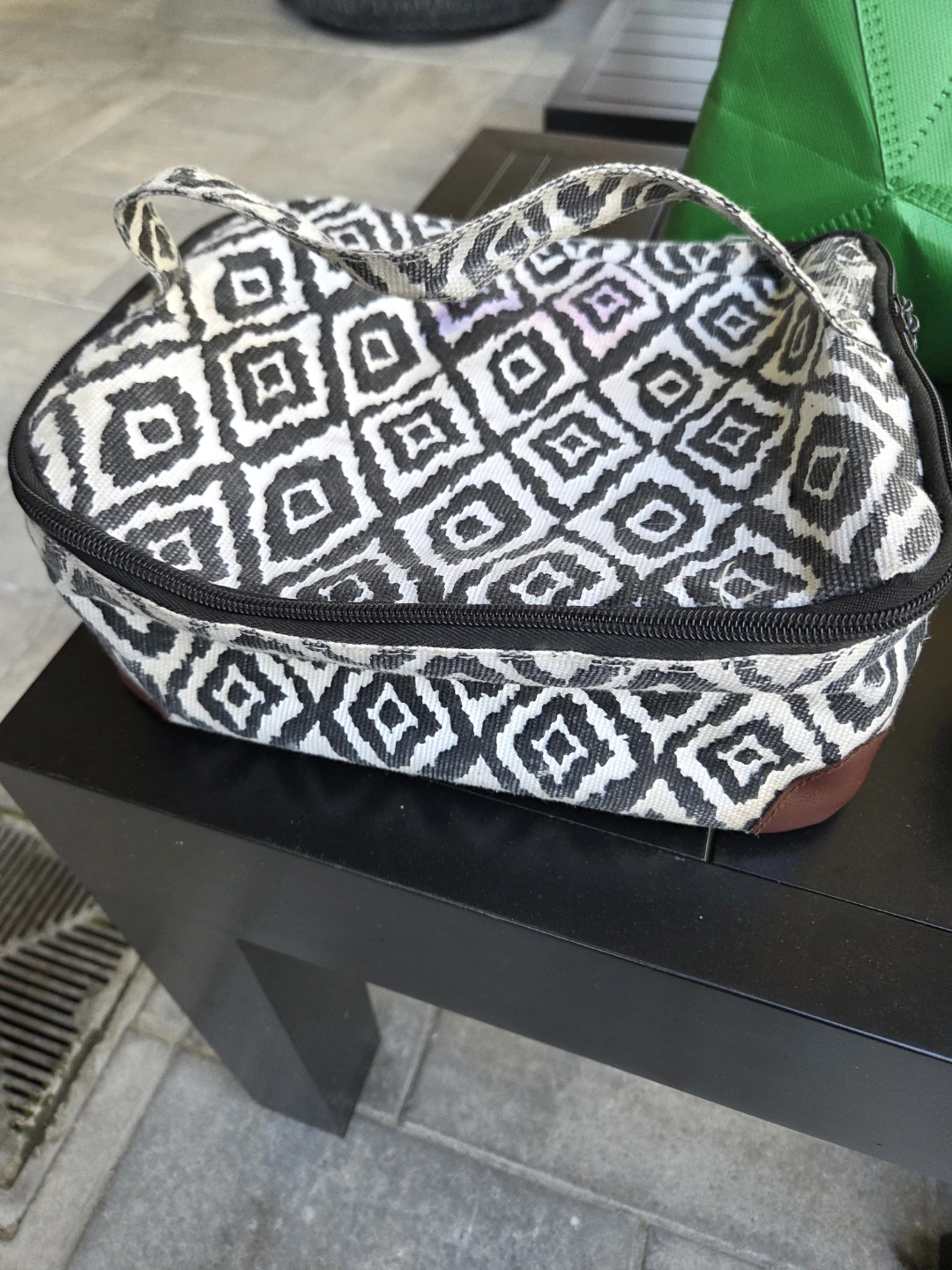 Geometric Pattern Toiletry Bag - photo 3