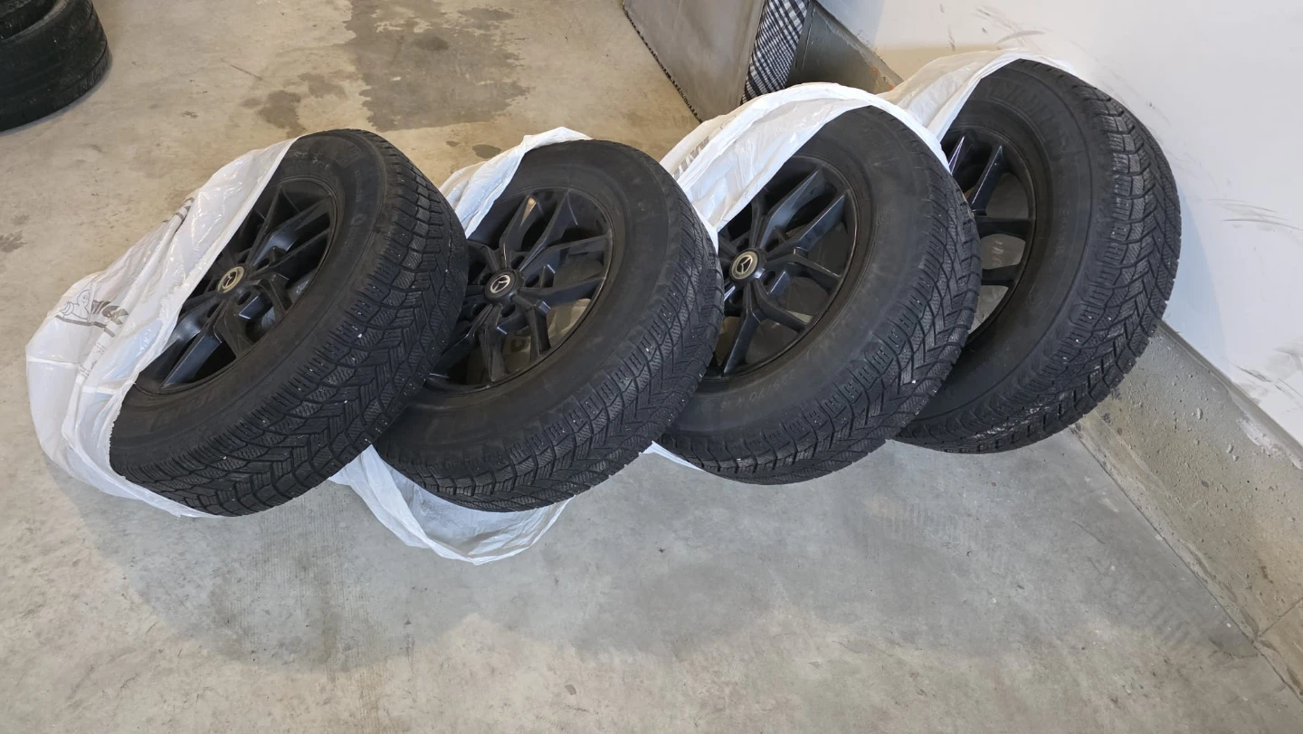 4 Mazda Michelin Winter Tires with Rims - photo 2