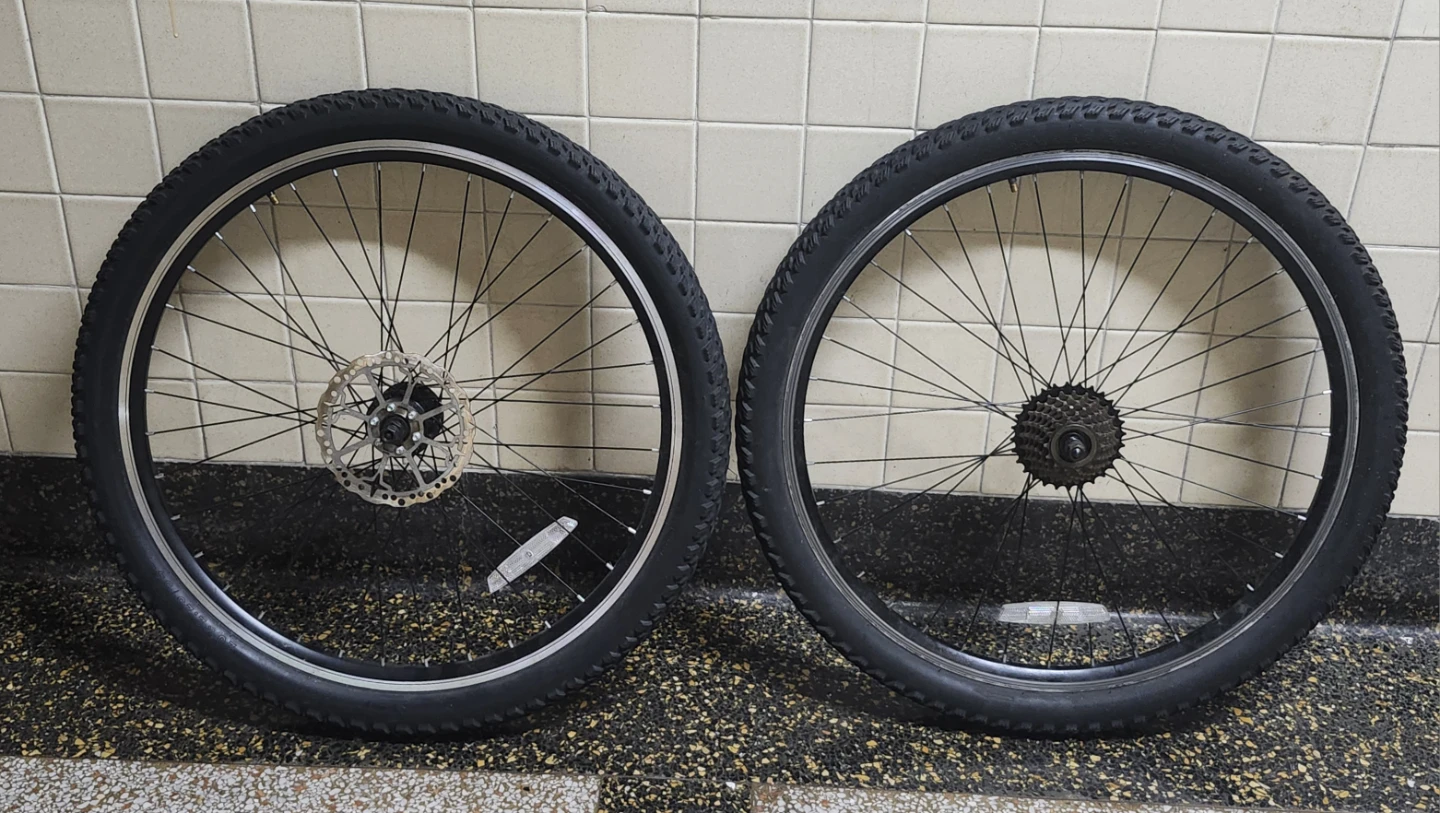 26" Mountain Bike Matching Wheel Set Front Disc Rear Non Disc