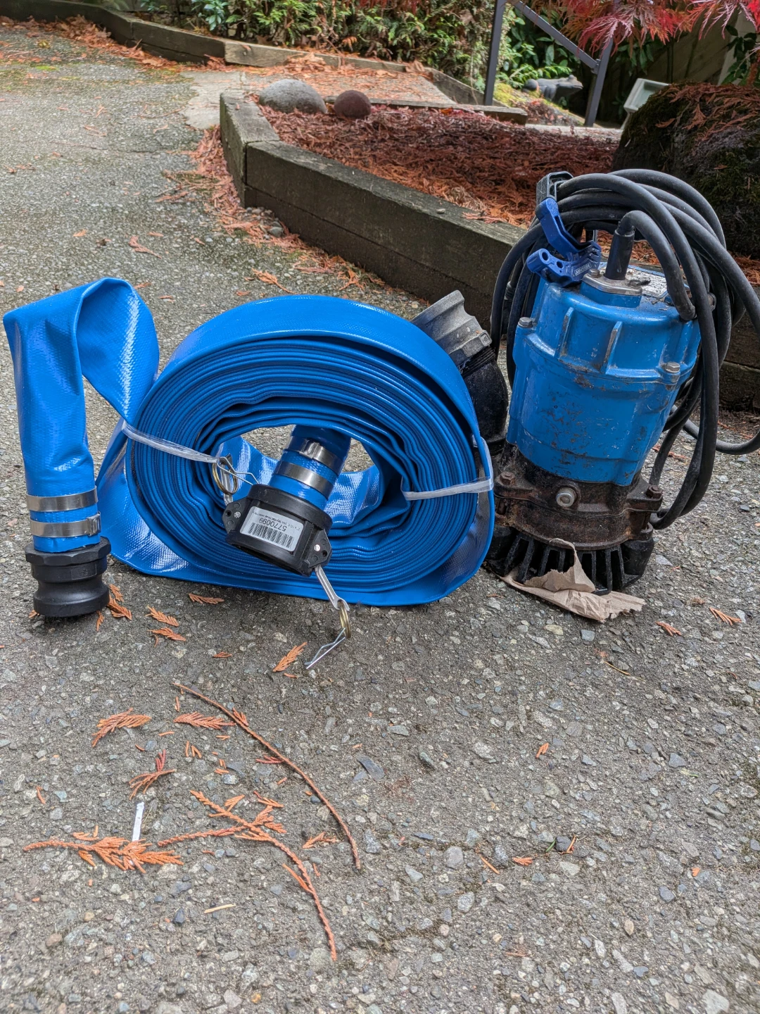 Tsurumi Submersible Pump with Discharge Hose - photo 3