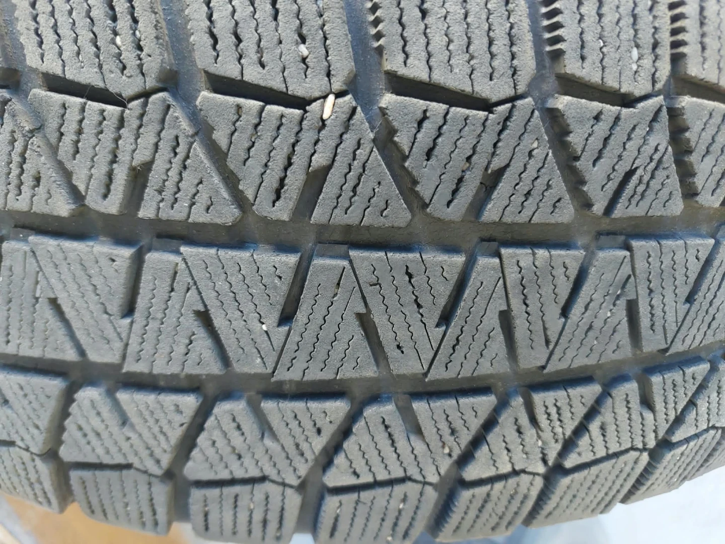 4 as new winter tires on rim - photo 2