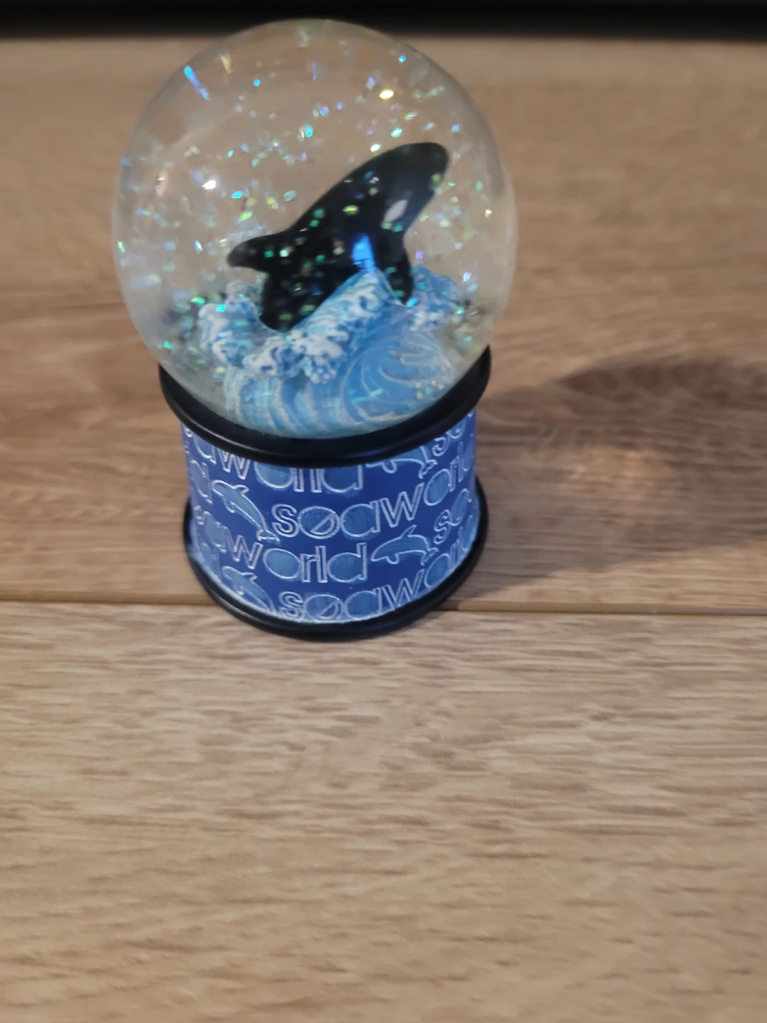 SeaWorld Orca Snow Globe - photo 3