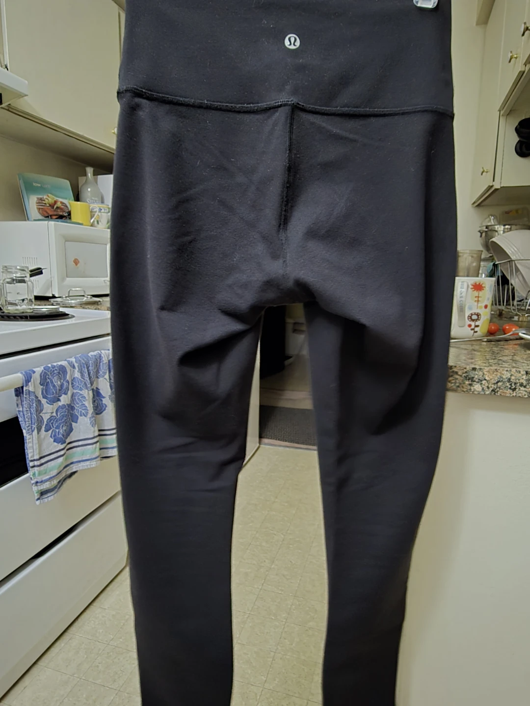 Lululemon Black Leggings size 4 - photo 2