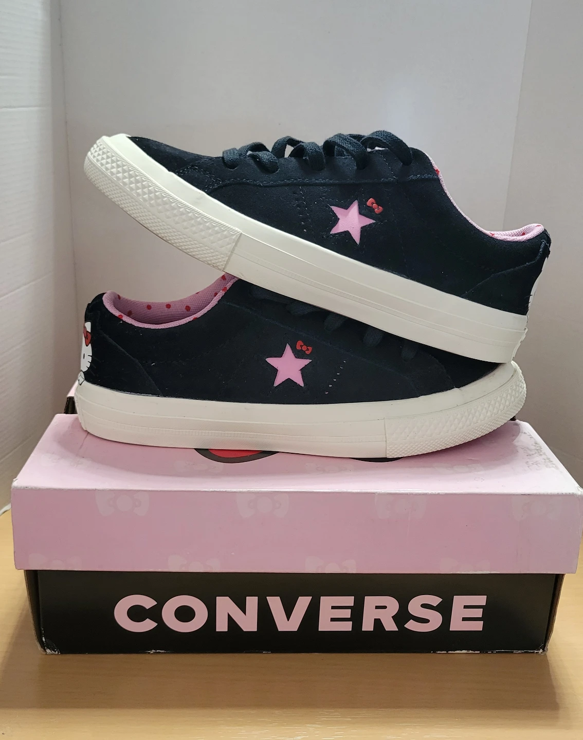 Converse Hello Kitty One Star Youth Size 3
