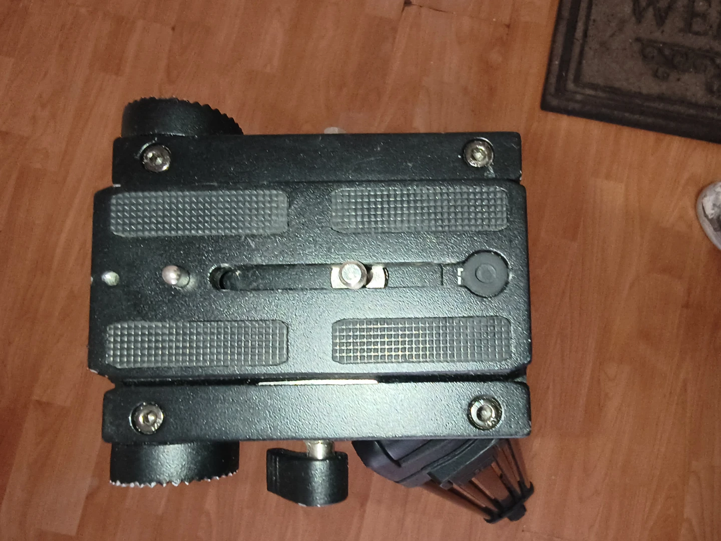 Neewer Tripod - photo 4