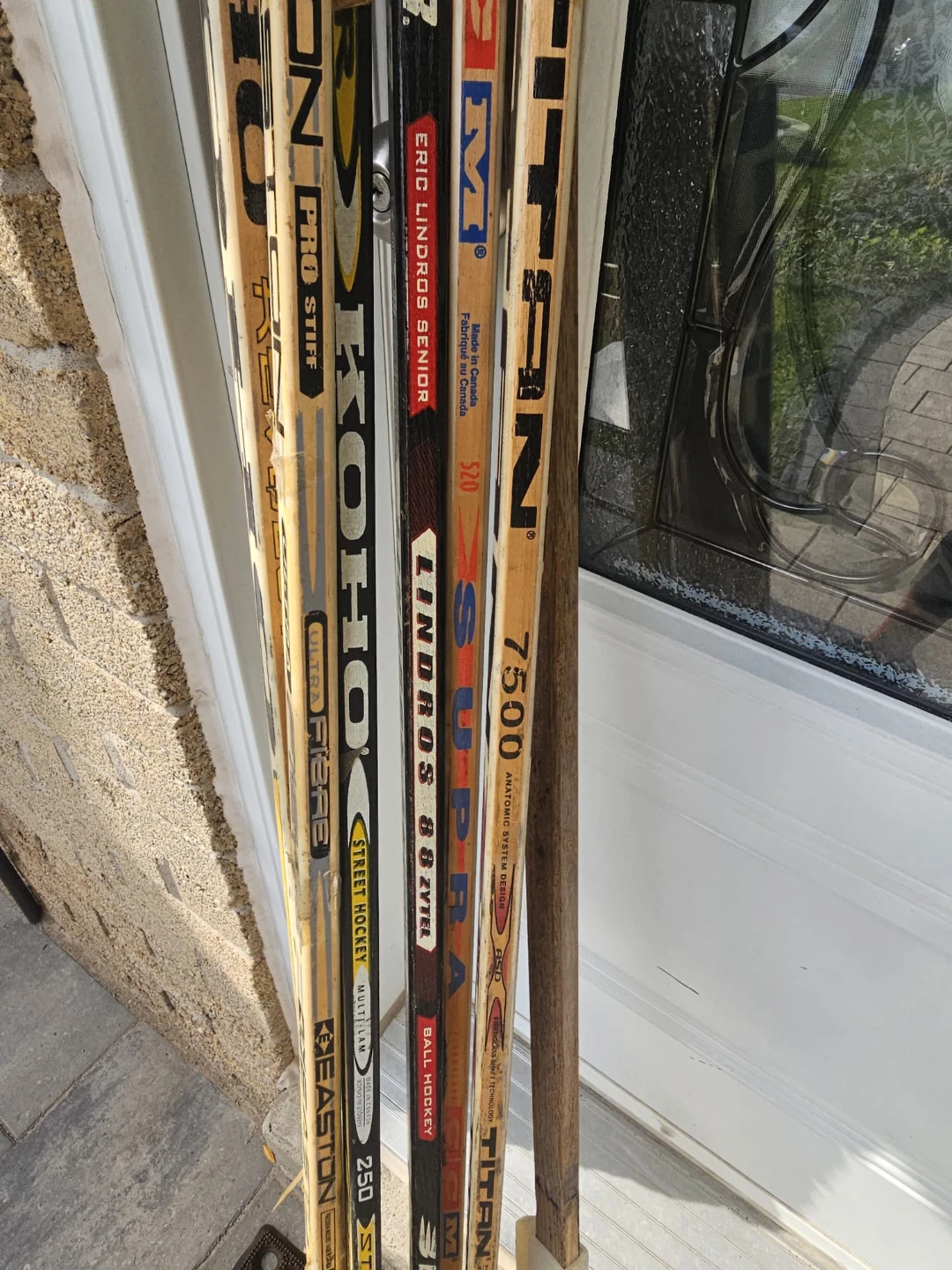 Set of 5 Assorted Vintage Hockey Sticks - photo 2