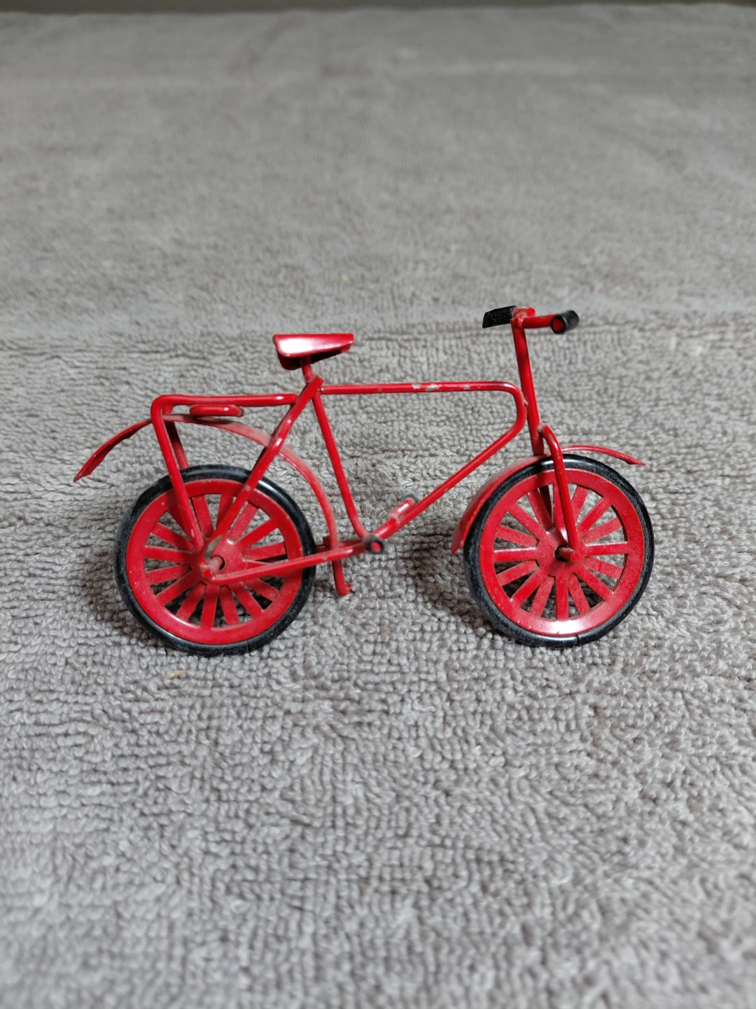 Decorative Red Metal Bicycle Model