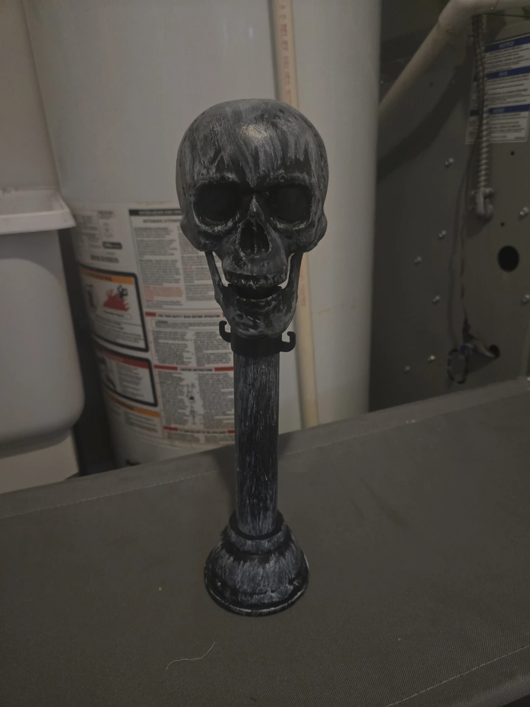 Decorative Skull Stand