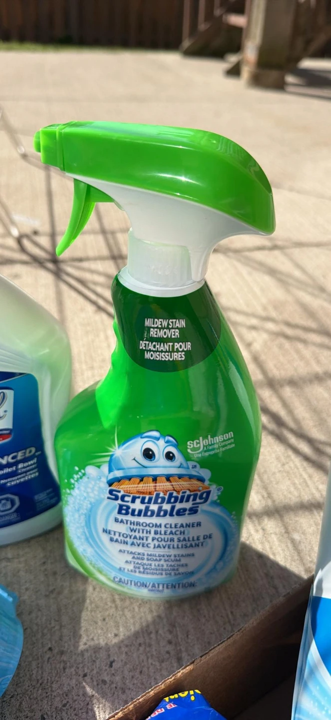 Assorted Household Cleaning Supplies Bundle - photo 4