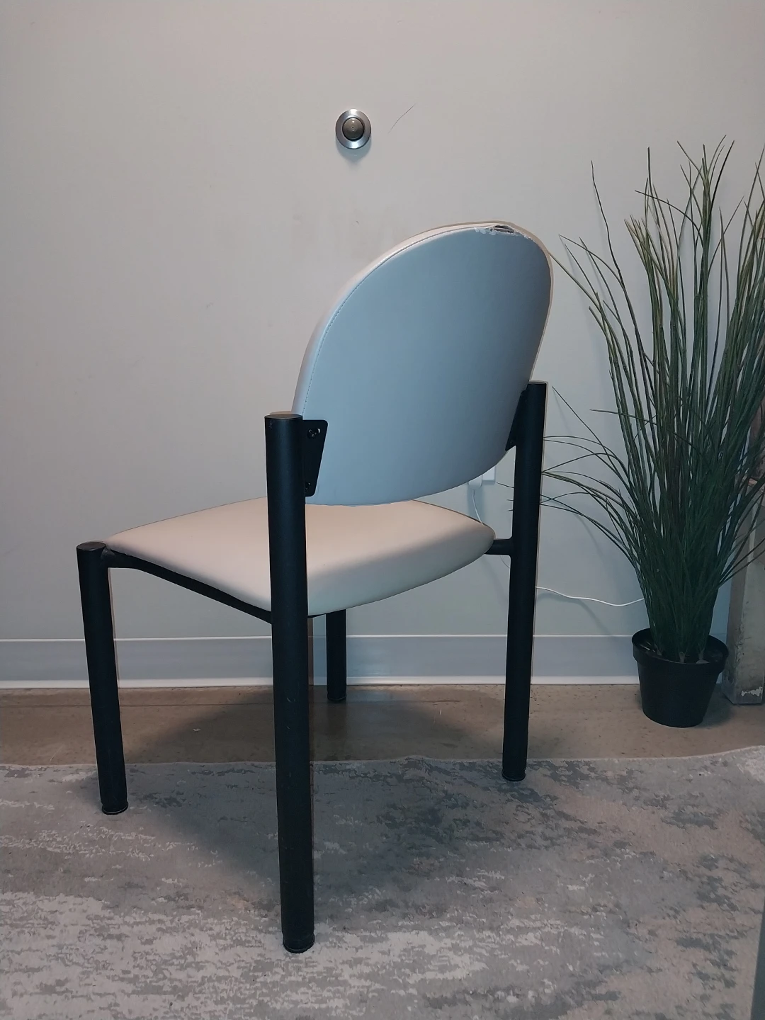 Modern Gray Faux Leather Accent Chair — Clean & Stylish - photo 2