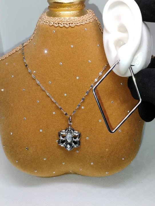 Flower Opal Necklace in Stainless Steel