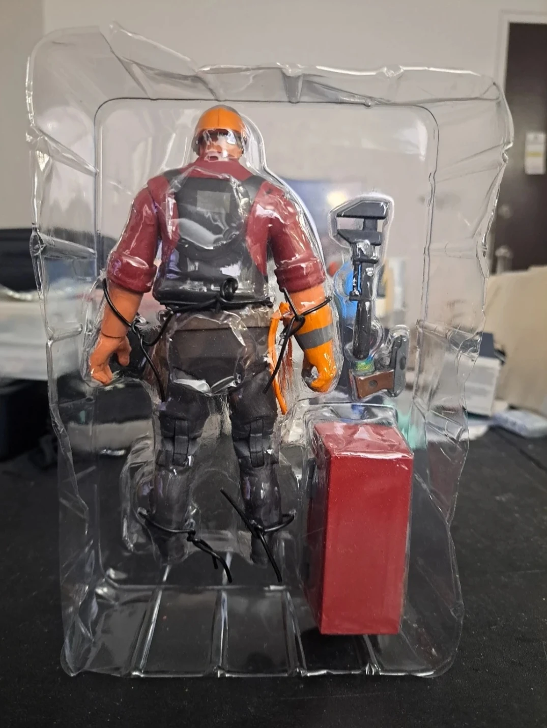 Team Fortress 2 Red Team NECA figures - photo 4