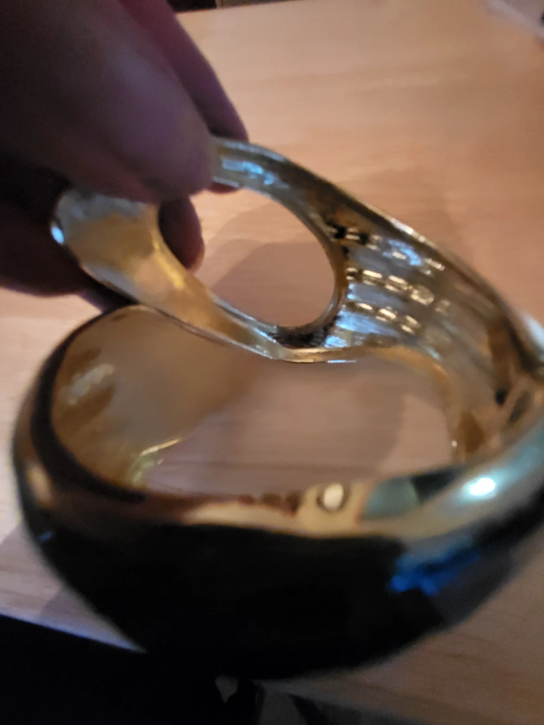Black and gold tone hinged cuff bracelet - photo 3