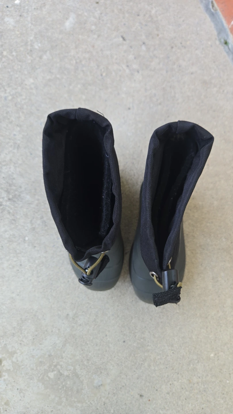 Kamik Boots Size 9 - photo 2