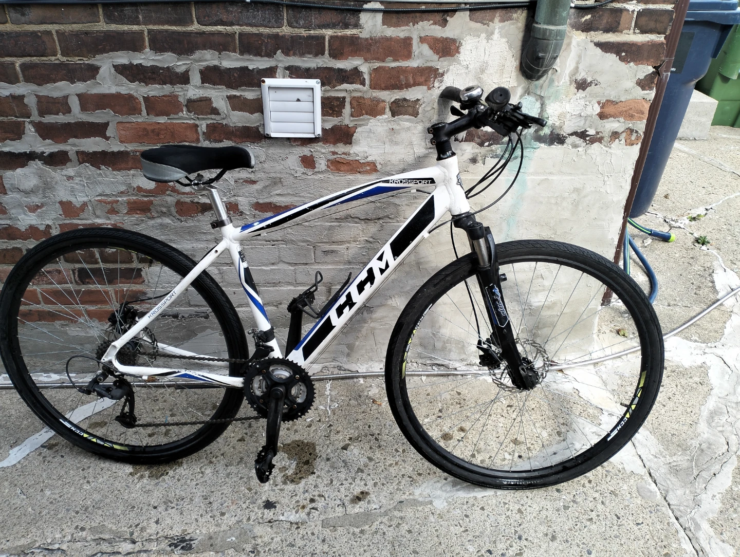 CCM Krossport Hybrid Bicycle