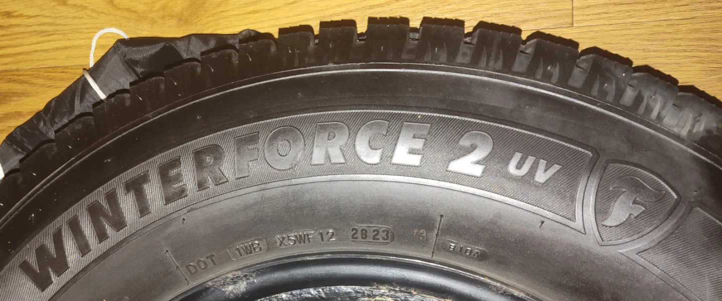 Firestone Winterforce 2 UV Tire 225/70R16 - photo 2