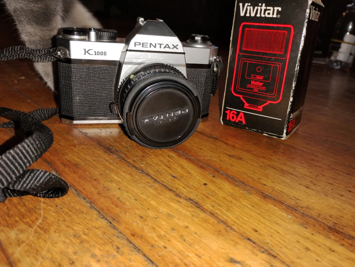 Pentax K1000 35mm Film Camera with Vivitar 16A Flash - photo 3