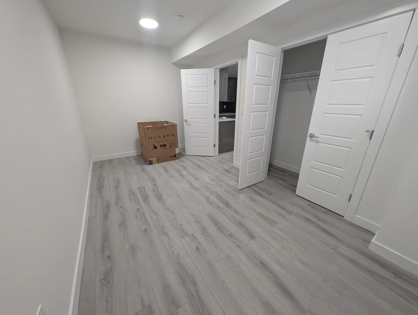 New 3-Bedroom Basement Suite - photo 2