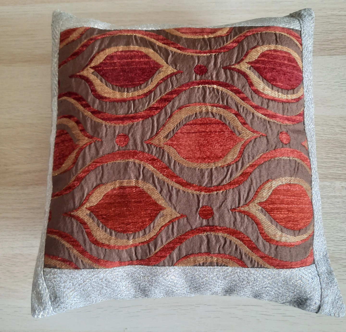 New, Decorative throw pillow with geometric pattern - photo 5