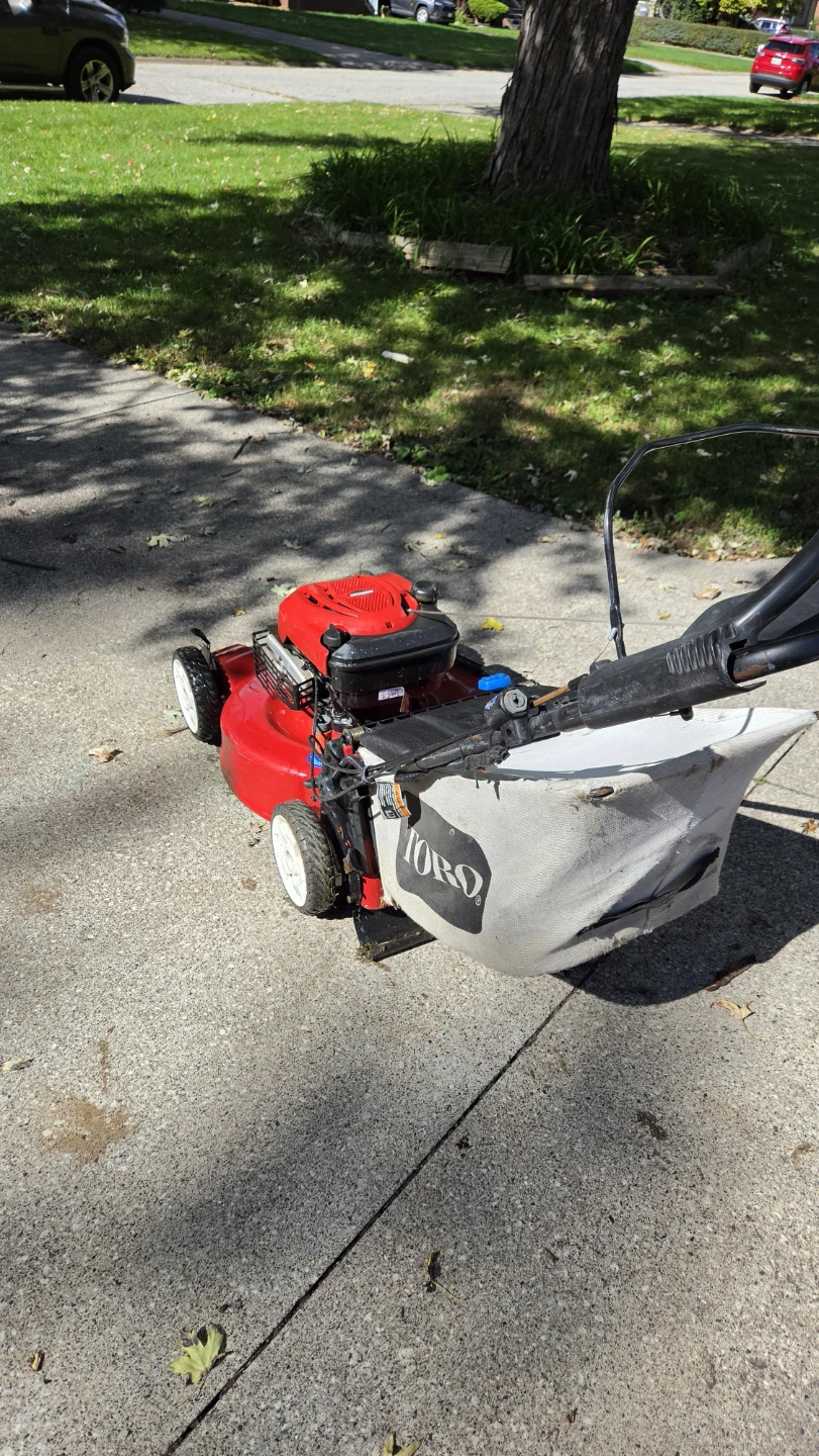 Toro self propelled lawnmower - photo 4