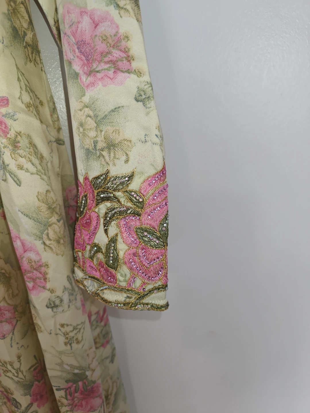 Floral Embroidered Traditional Dress Set - photo 3
