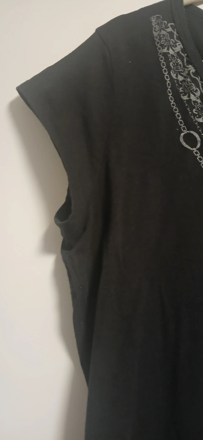 Black Graphic Tee - photo 4