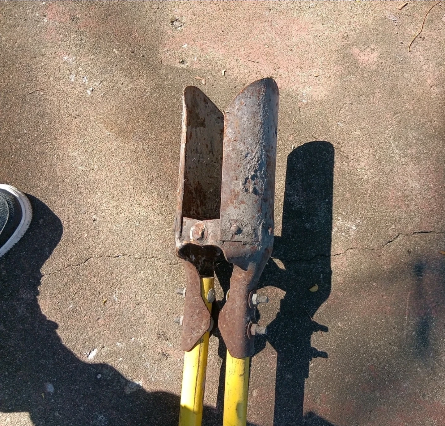 TRUPER 48" Fiberglass steal Handles Post Hole Digger - photo 2