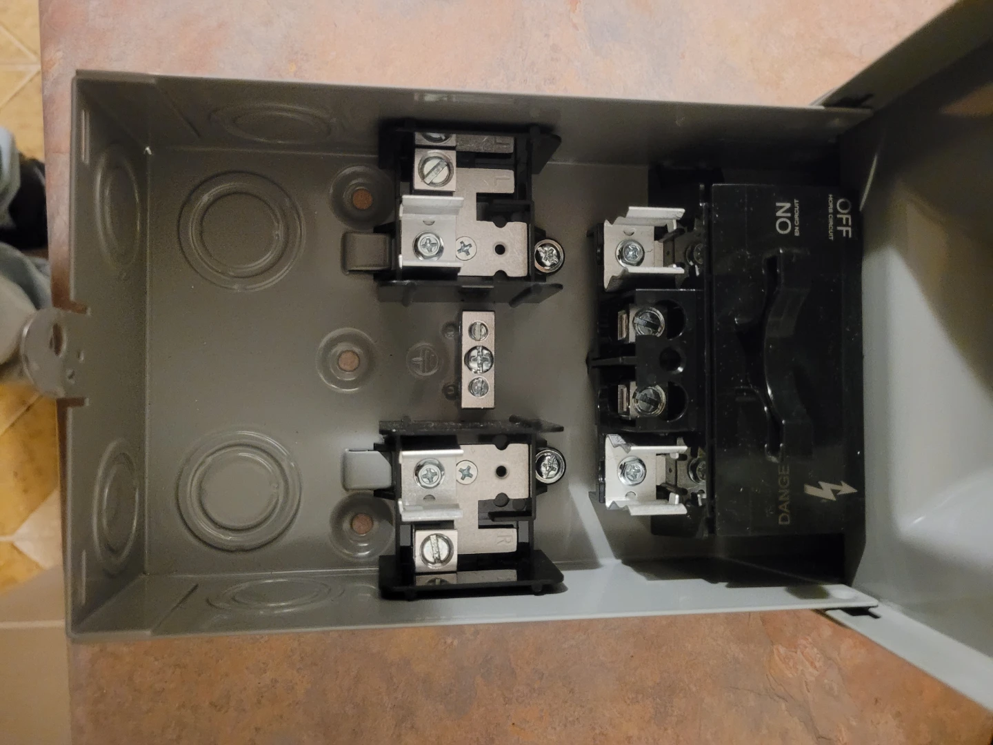 Safety Disconnect Switch - photo 2