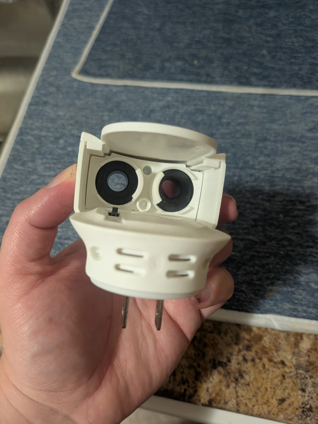 Febreze Plug-In Scented Oil Warmer device pick up in St Albert - photo 4