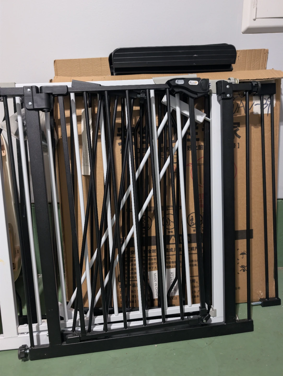 PawHut safety gate - photo 2