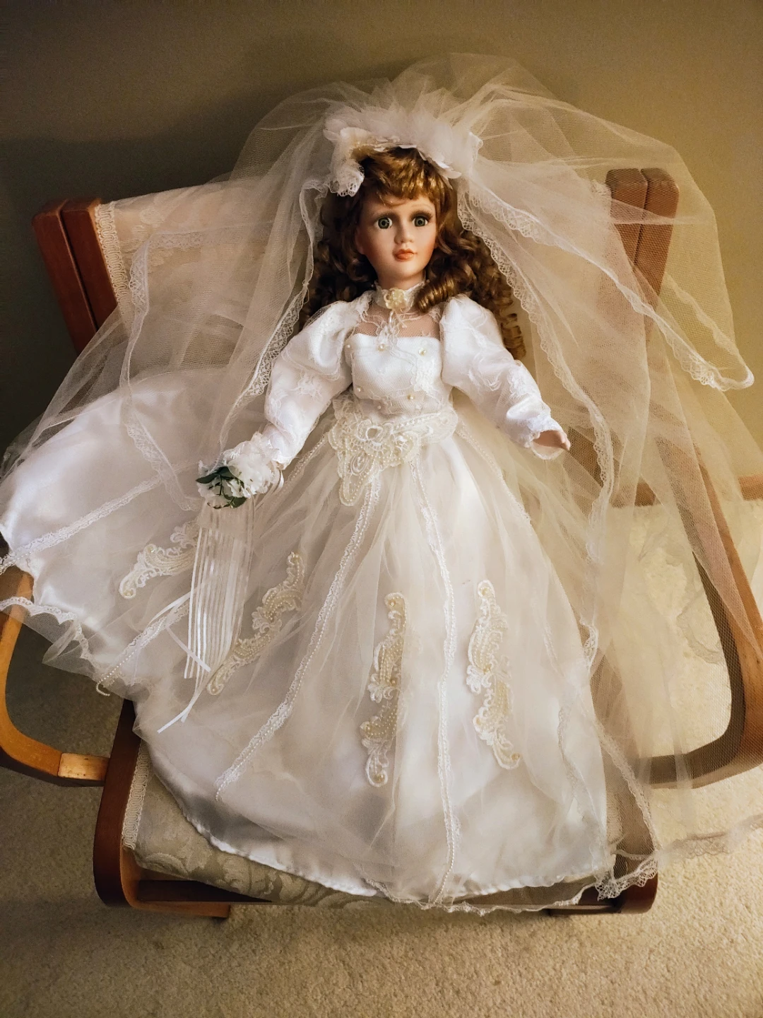 Porcelain Bride Doll - photo 3
