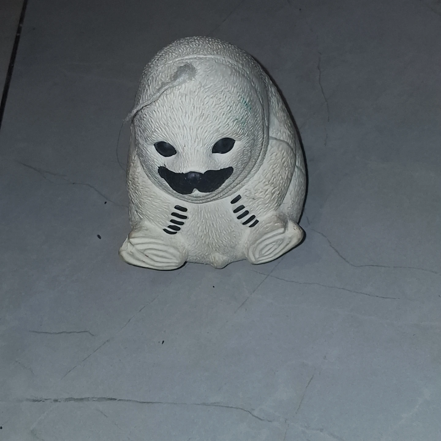 Small Seal Figurine - photo 2