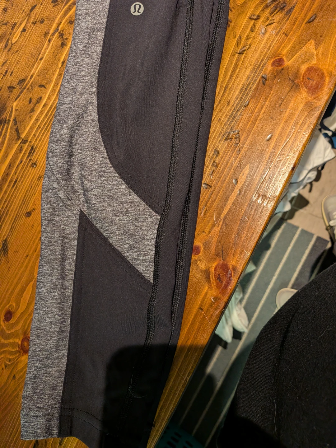 Lululemon Women's Athletic Leggings - Size 6 - photo 4