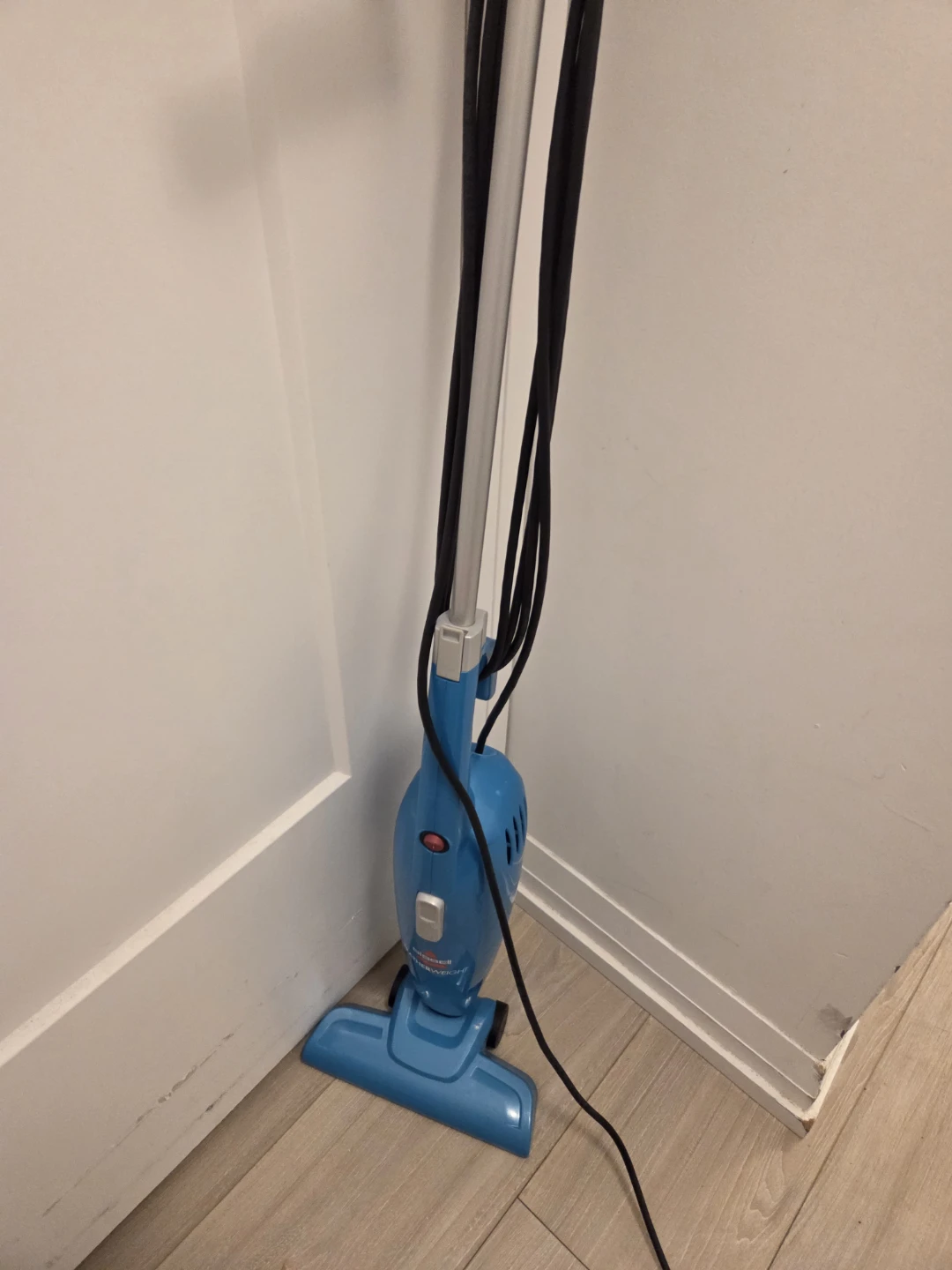 Bissell Featherweight Stick Vacuum - photo 3