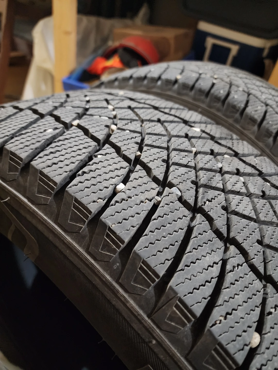 Set of 4 Winter Edge II Tires 215/60R17 - photo 2
