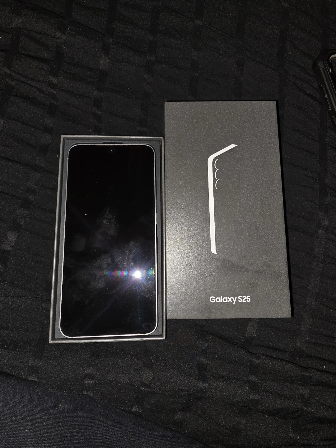 Samsung Galaxy S25 Smartphone