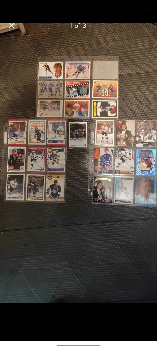 Mint Wayne Gretzky lot of 31 Hockey Cards
