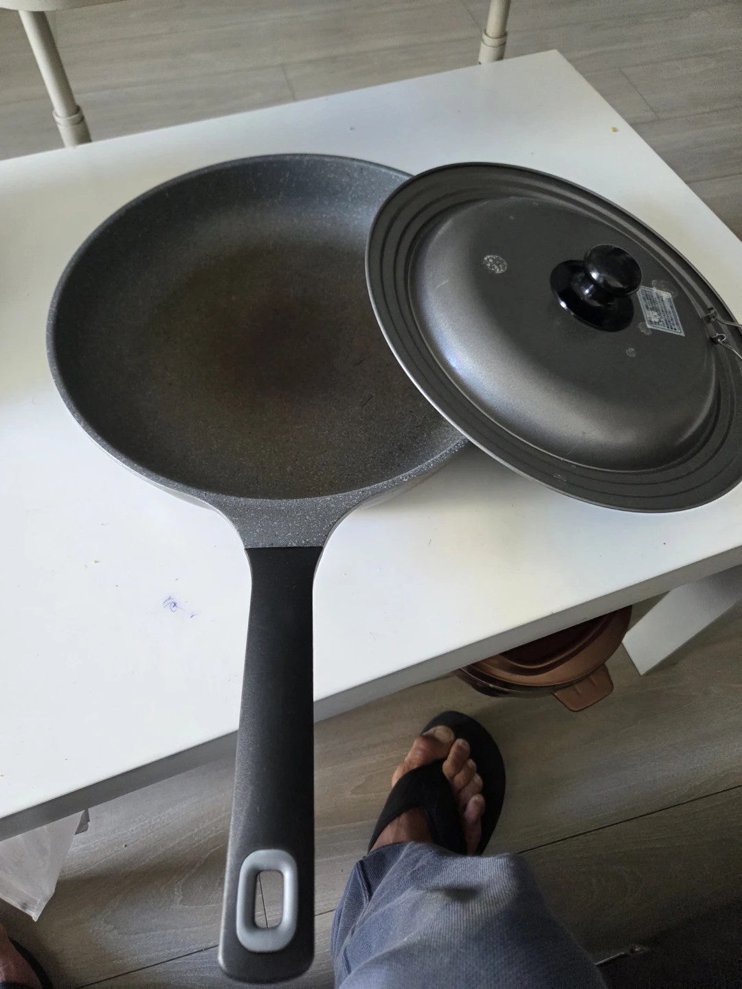 Non-Stick Frying Pan with Lid