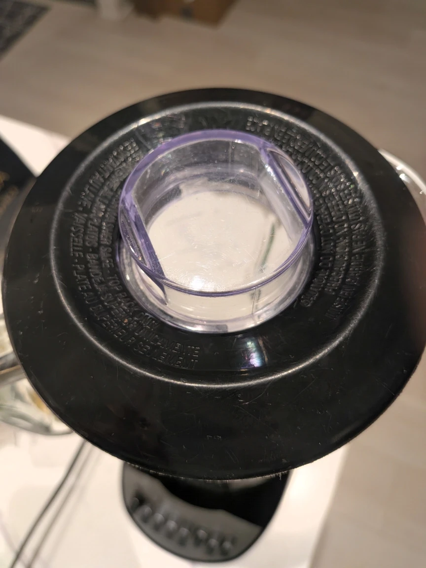 Move out sale: Black & Decker Multifunction 10-Speed Blender - photo 3