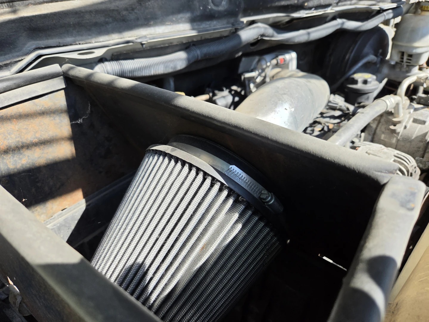 Nice Pick Up Truck with 5.7 Magnum Hemi Engine in it - photo 5