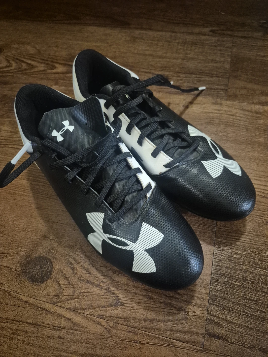 Under Armour Cleats - Size 6Y