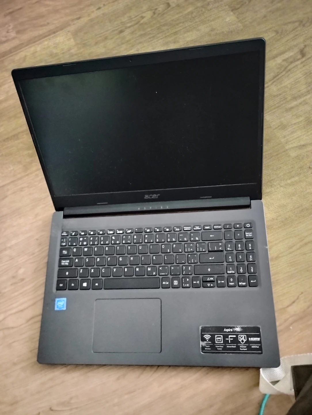 Acer Aspire 1 Laptop. No hard drive.For parts or repair