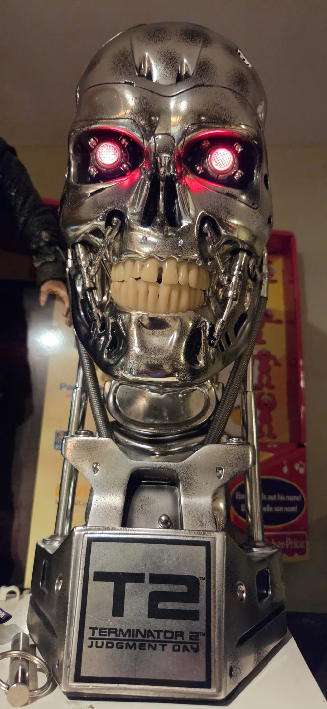 Terminator 2 Judgment Day T-800 Endoskeleton Bust - photo 3