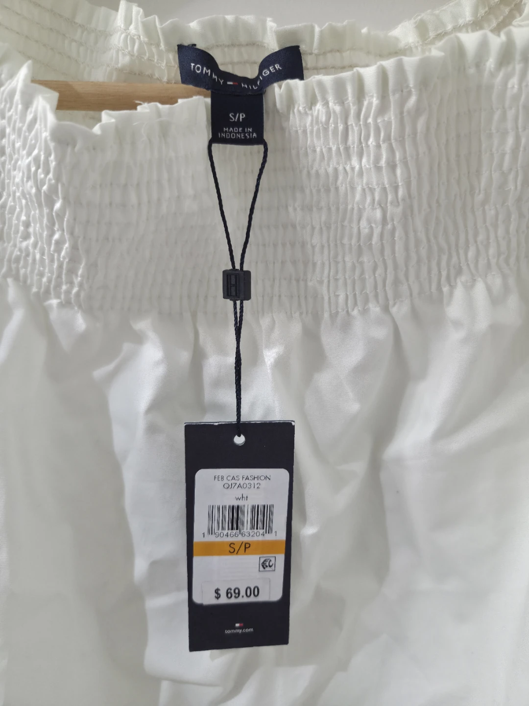 BNWT Tommy Hilfiger White Off-The-Shoulder Blouse (Size S) - photo 3